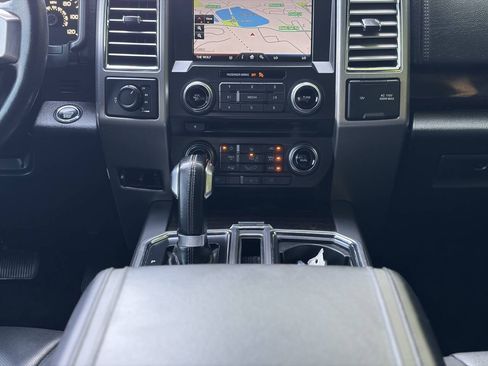 Used 2015 Ford F150 Platinum w/ Equipment Group 701A Luxury AWD/4WD image 24