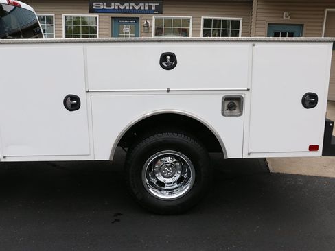 Used 2024 RAM 3500 Tradesman w/ Chrome Appearance Group AWD/4WD image 43
