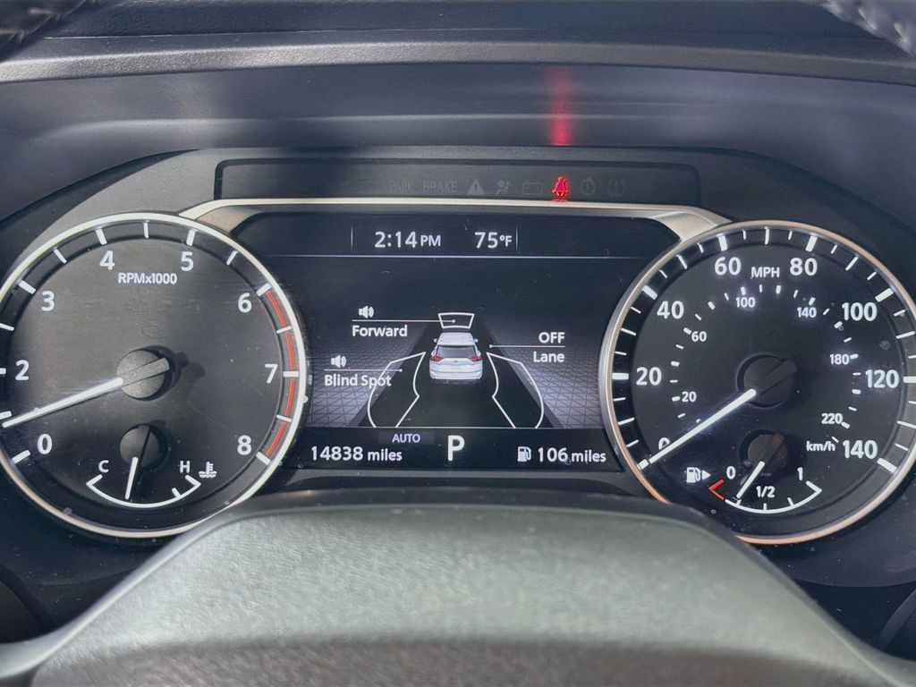 Used 2025 Nissan Rogue SV AWD/4WD image 14