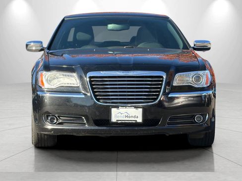 Used 2014 Chrysler 300 C image 10