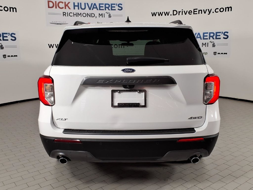 Used 2021 Ford Explorer XLT w/ Equipment Group 202A AWD/4WD image 5