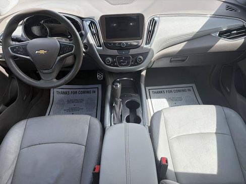 Used 2017 Chevrolet Malibu LT w/ Leather Package FWD image 14