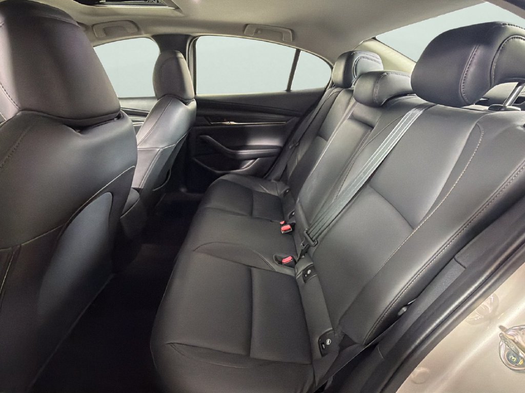 Used 2023 MAZDA MAZDA3 s FWD image 27