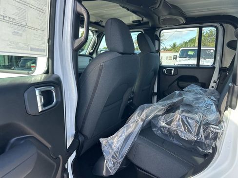 New 2026 Jeep Gladiator Sport image 30