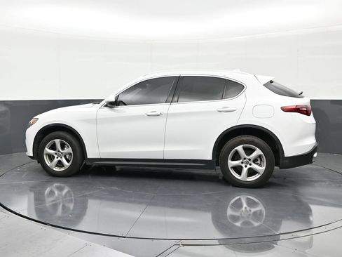 Used 2020 Alfa Romeo Stelvio RWD image 2