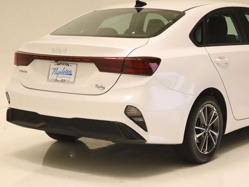 Used 2023 Kia Forte LXS FWD image 5