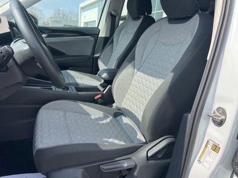 Certified 2025 Volkswagen Tiguan S image 28