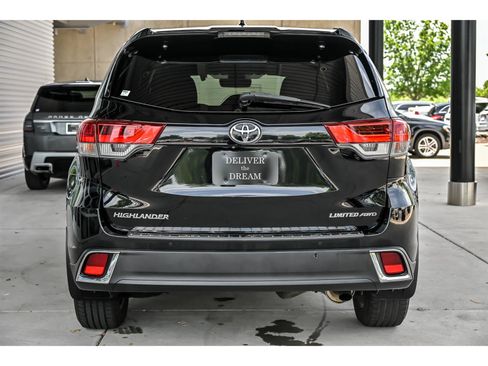 Used 2017 Toyota Highlander Limited w/ Protection Package #3 AWD/4WD image 7