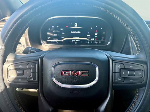 Used 2024 GMC Yukon AT4 w/ AT4 Premium Package AWD/4WD image 17