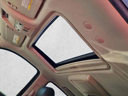 Used 2012 Cadillac Escalade Premium image 17