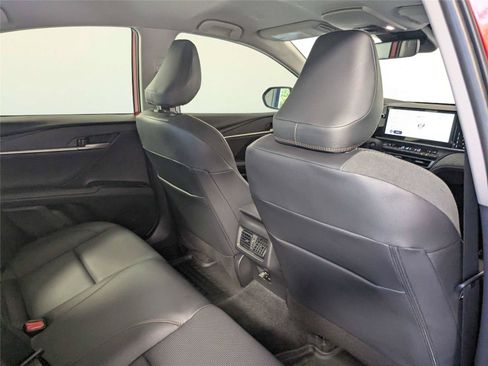 Used 2026 Toyota Camry XLE FWD image 31