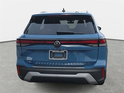 New 2026 Volkswagen Tiguan SE image 6
