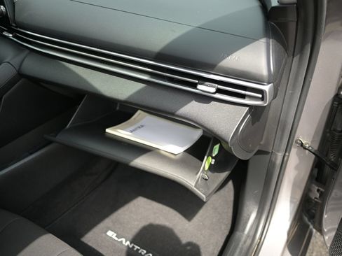 Used 2021 Hyundai Elantra SEL w/ Convenience Package FWD image 42