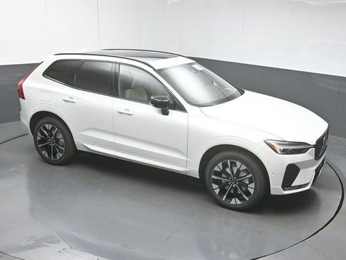 New 2026 Volvo XC60 B5 Plus w/ Protection Package Premier AWD/4WD image 42