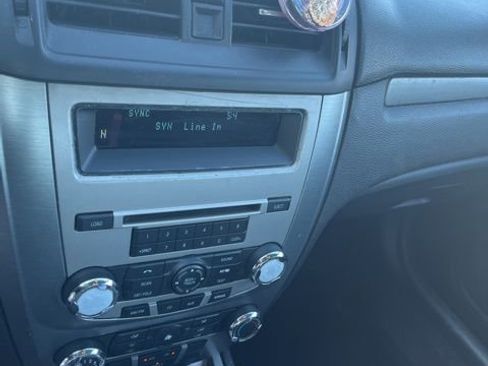Used 2010 Ford Fusion SE FWD image 7