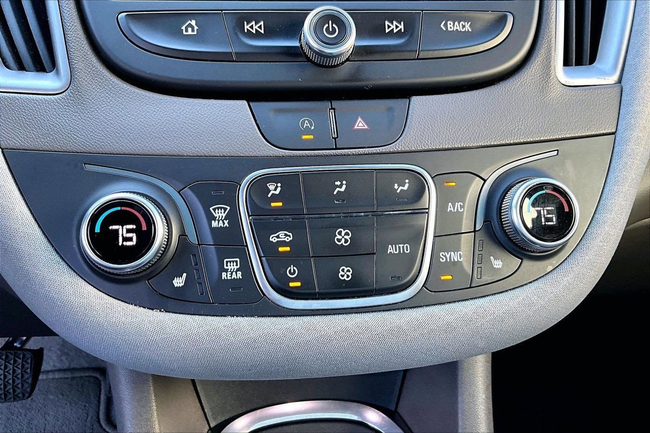 Used 2025 Chevrolet Malibu LT FWD image 16