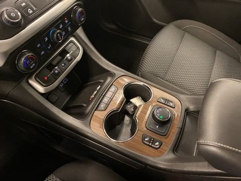 Certified 2023 GMC Acadia SLE w/ Driver Convenience Package image 13