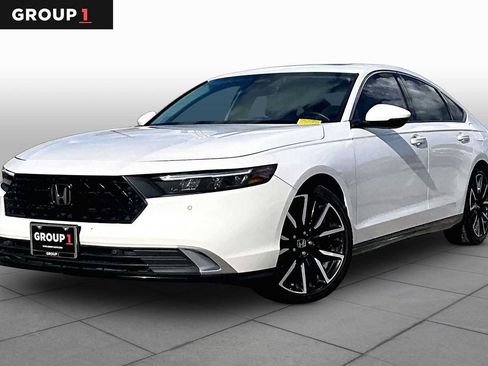 Used 2023 Honda Accord Touring image 1