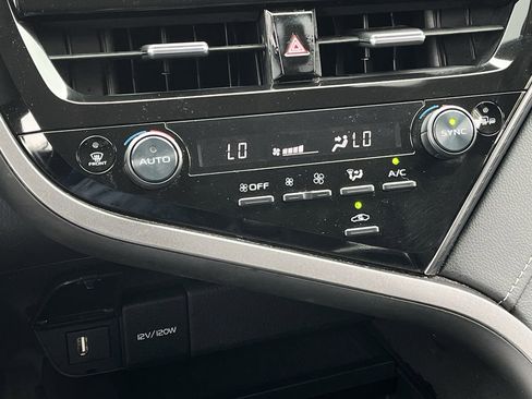 Used 2024 Toyota Camry SE FWD image 18