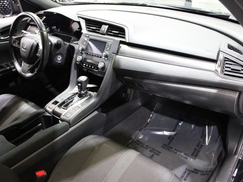 Used 2018 Honda Civic Sport image 18