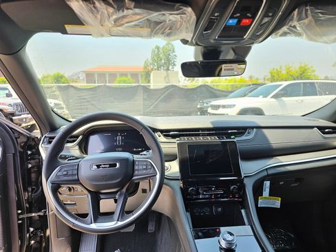 New 2026 Jeep Grand Cherokee Laredo RWD image 23