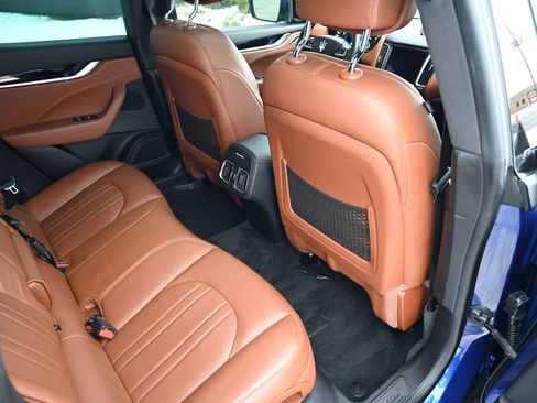 Used 2020 Maserati Levante image 46