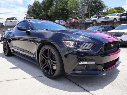 Used 2015 Ford Mustang GT RWD image 9