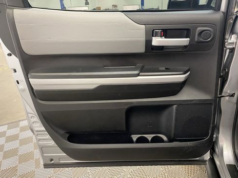 Used 2021 Toyota Tundra Limited image 18