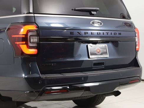 Used 2024 Ford Expedition Limited image 24