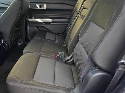 Used 2022 Ford Explorer XLT image 10