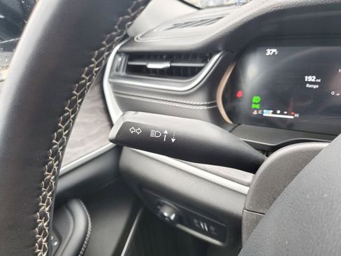 Used 2022 Jeep Grand Cherokee L Limited image 14