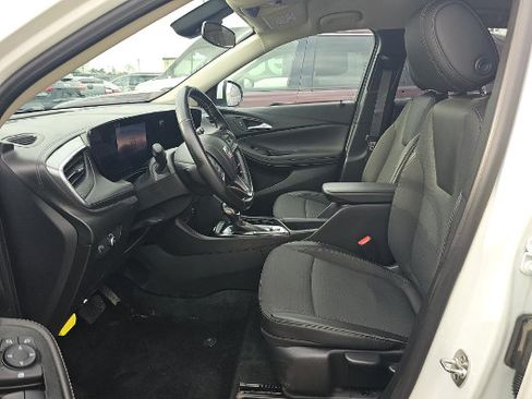 Used 2024 Buick Encore GX Preferred FWD image 11