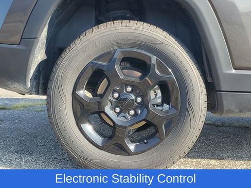 Used 2023 Jeep Compass Trailhawk image 6