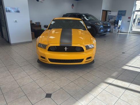 Used 2013 Ford Mustang Boss 302 RWD image 2