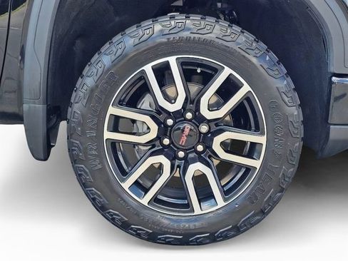 Used 2024 GMC Sierra 1500 AT4 w/ Technology Package AWD/4WD image 7