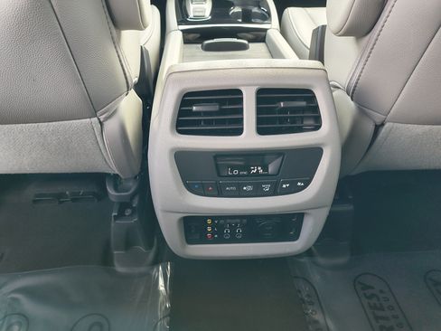 Used 2017 Honda Pilot Touring image 19
