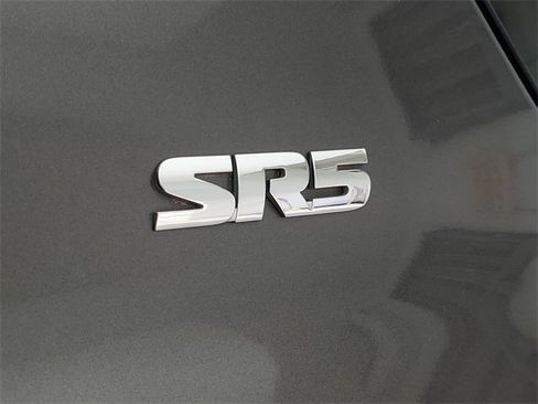 Used 2017 Toyota 4Runner SR5 Premium image 11