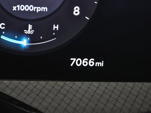 Used 2025 Genesis GV80 3.5T Prestige image 28