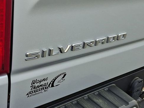 Used 2022 Chevrolet Silverado 1500 LT image 30