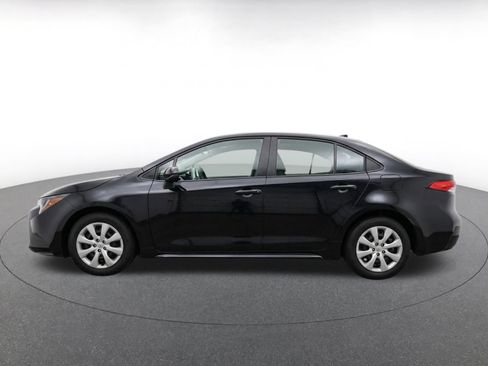 Used 2025 Toyota Corolla LE FWD image 4