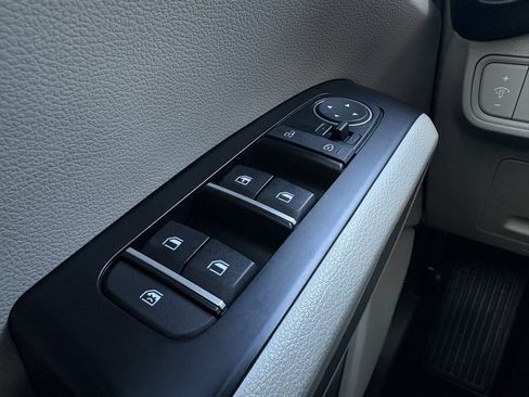 Used 2024 Kia Soul LX image 12