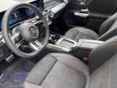 New 2025 Mercedes-Benz GLB 35 AMG 4MATIC image 4