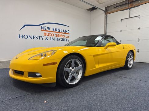Used 2005 Chevrolet Corvette Convertible w/ Preferred Equipment Group RWD image 5