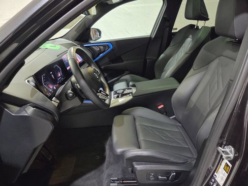 Used 2025 BMW X3 xDrive30i AWD/4WD image 16