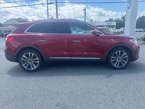 Used 2016 Lincoln MKX Reserve w/ Climate Package AWD/4WD image 4