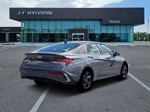 New 2026 Hyundai Elantra Sport FWD image 7