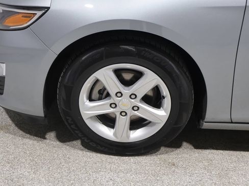 Used 2025 Chevrolet Malibu LS w/ Driver Confidence Package FWD image 9