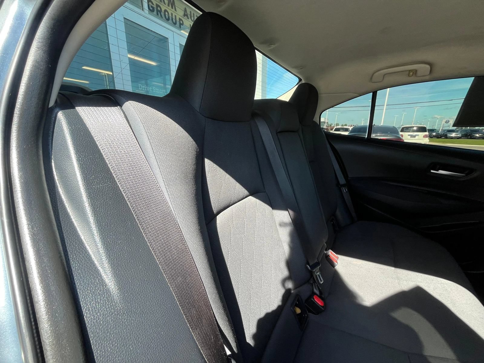 Used 2020 Toyota Corolla LE FWD image 28