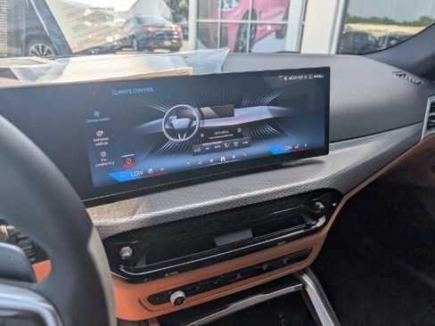 Certified 2024 BMW X7 xDrive40i w/ Executive Package AWD/4WD image 26