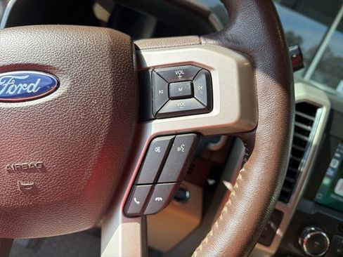 Used 2018 Ford F150 Lariat image 33